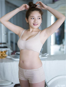 《空臀套白狼-美女穿个性衣服跳舞视频大全》