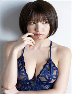 《外国三级片-一女被多男灌满白浆受孕》